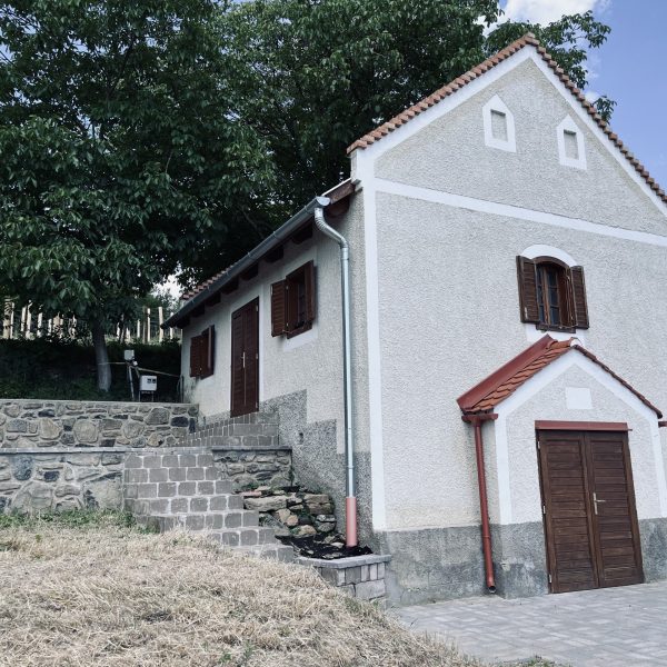 bejáratok és teraszok